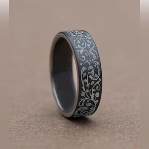 Gunmetal Vine & Leaf Barrel Ring. Size 10.5